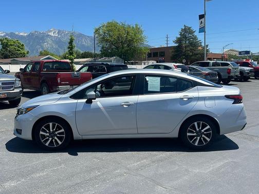 Brilliant Silver Metallic 2025 Nissan Versa 1.6 SV