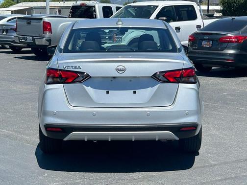 Brilliant Silver Metallic 2025 Nissan Versa 1.6 SV