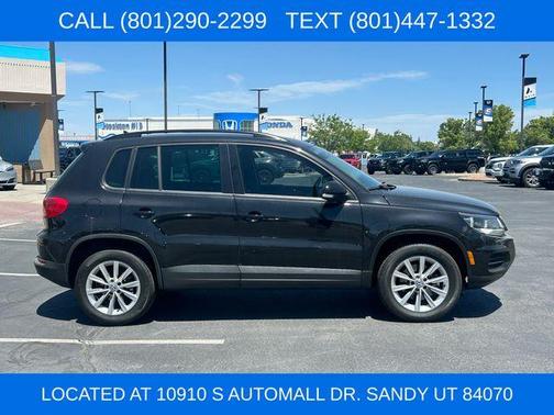 Deep Black 2015 Volkswagen Tiguan 4MOTION Auto SE