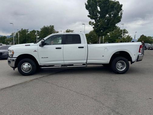 Bright White Clearcoat 2024 RAM 3500 Big Horn