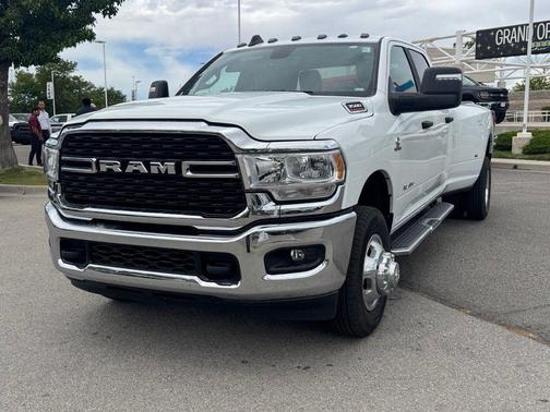 Bright White Clearcoat 2024 RAM 3500 Big Horn