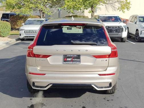 2025 Volvo XC60 B5 Plus