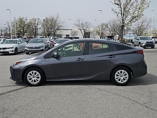 2022 Toyota Prius L