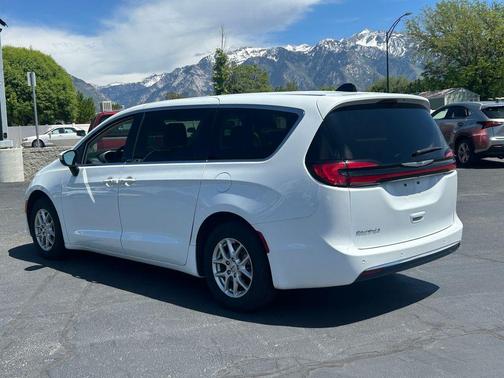 Diamond Black 2024 Chrysler Pacifica Touring-L