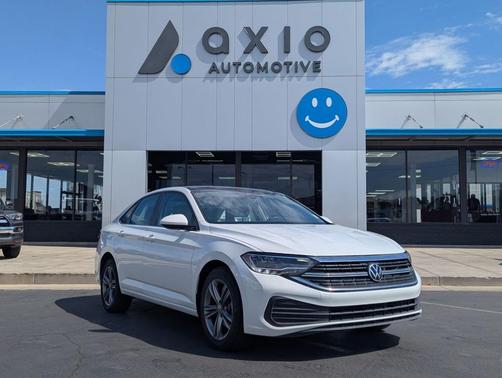 Opal White Pearl Effect 2024 Volkswagen Jetta 1.5T SE