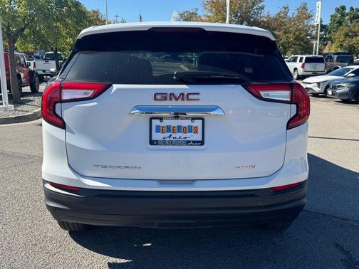 Summit White 2024 GMC Terrain SLE