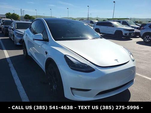 Pearl White Multi 2024 Tesla Model Y Performance