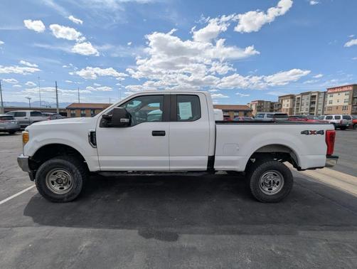 Oxford White 2017 Ford F-350 XL