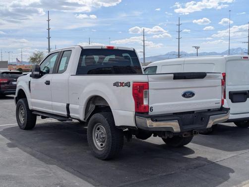Oxford White 2017 Ford F-350 XL