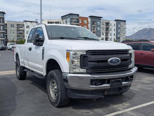 Oxford White 2017 Ford F-350 XL