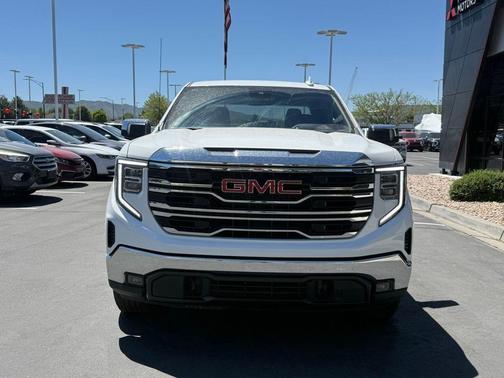 Summit White 2025 GMC Sierra 1500 SLT