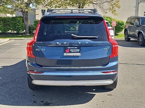 2022 Volvo XC90 T6 Inscription 6 Passenger