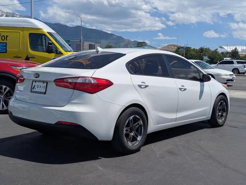 Clear White 2016 Kia Forte LX