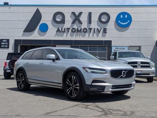 2018 Volvo V90 Cross Country T5