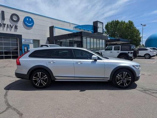 2018 Volvo V90 Cross Country T5