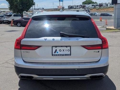 2018 Volvo V90 Cross Country T5