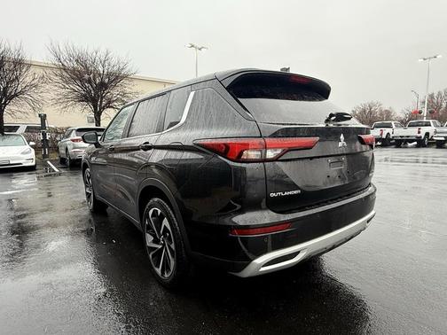 2025 Mitsubishi Outlander PHEV SE