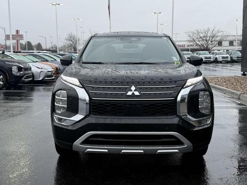 2025 Mitsubishi Outlander PHEV SE