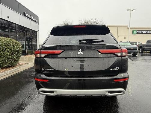 2025 Mitsubishi Outlander PHEV SE