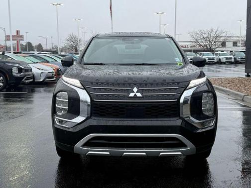 2025 Mitsubishi Outlander PHEV SE