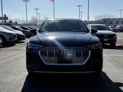 2019 Audi e-tron Premium Plus