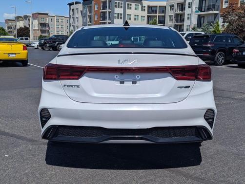 Snow White Pearl 2022 Kia Forte GT-Line