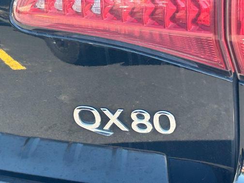 Black 2017 INFINITI QX80 Base