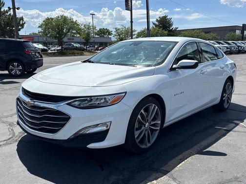 Summit White 2024 Chevrolet Malibu 2LT
