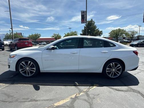 Summit White 2024 Chevrolet Malibu 2LT