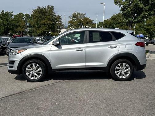 Molten Silver 2019 Hyundai TUCSON SE