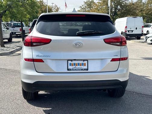 Molten Silver 2019 Hyundai TUCSON SE