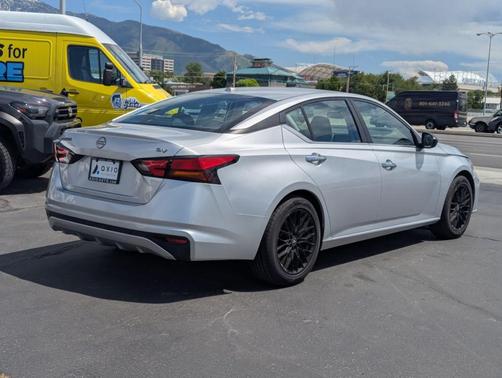 Brilliant Silver Metallic 2024 Nissan Altima 2.5 SV