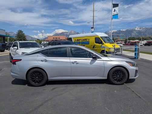 Brilliant Silver Metallic 2024 Nissan Altima 2.5 SV