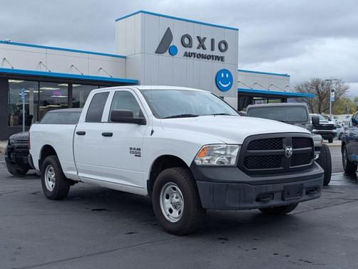 Bright White Clearcoat 2022 RAM 1500 Classic Tradesman