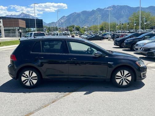 2016 Volkswagen e-Golf SE