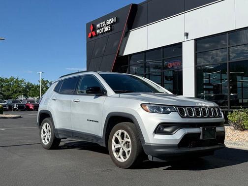 Silver Zynith 2024 Jeep Compass Latitude