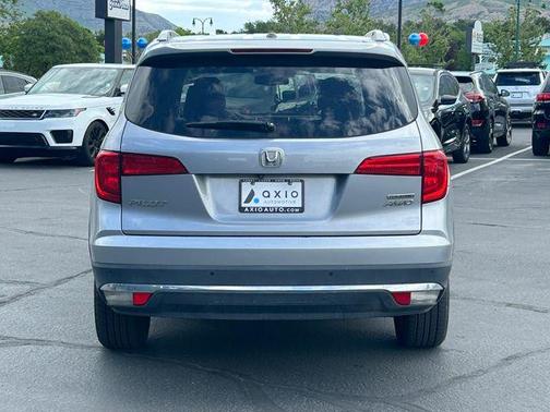 Lunar Silver Metallic 2018 Honda Pilot Touring