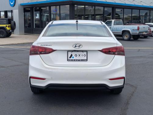 Frost White Pearl 2018 Hyundai Accent SE