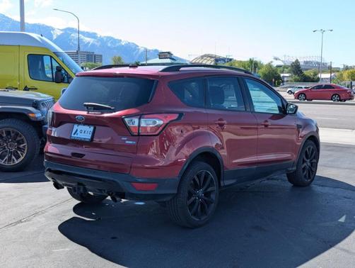 Ruby Red Metallic 2017 Ford Escape SE