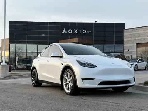 2023 Tesla Model Y Long Range