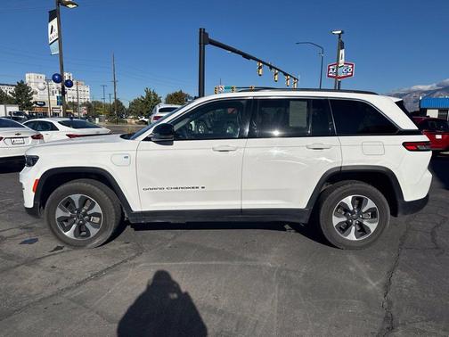 Bright White Clearcoat 2024 Jeep Grand Cherokee 4xe Base