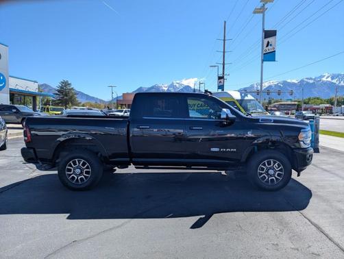 Diamond Black 2022 RAM 2500 Longhorn