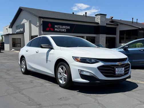 Summit White 2023 Chevrolet Malibu 1LS