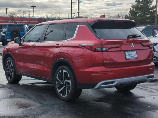 2025 Mitsubishi Outlander PHEV SE