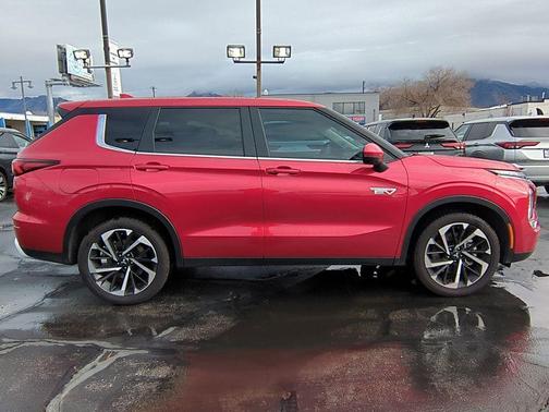 2025 Mitsubishi Outlander PHEV SE