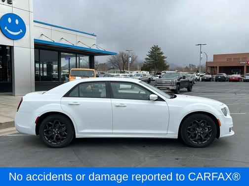 2023 Chrysler 300 Touring L