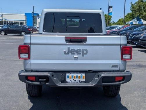 2023 Jeep Gladiator Overland