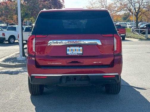 2023 GMC Yukon SLT