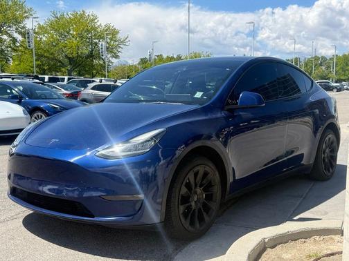 Deep Blue Metallic 2022 Tesla Model Y Long Range