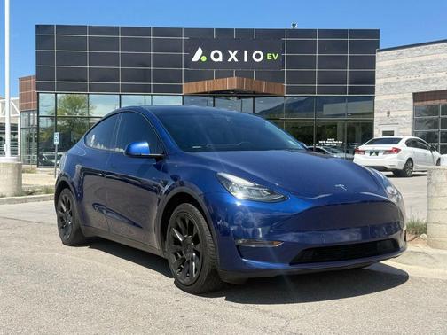 Deep Blue Metallic 2022 Tesla Model Y Long Range